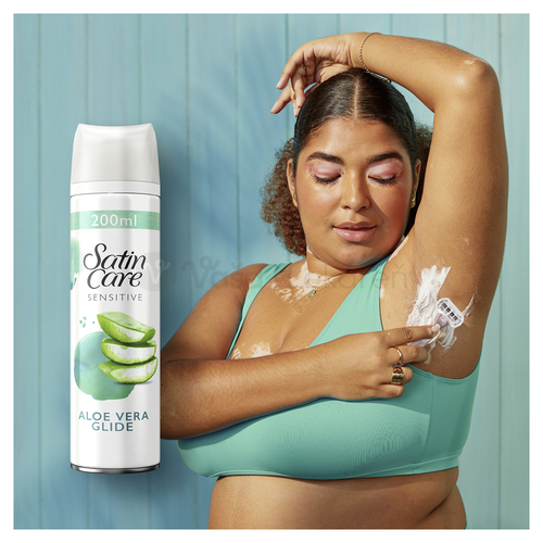 Gillette Satin Care Sensitive Skin Dámsky gél na holenie