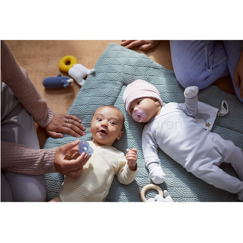 AVENT Soothie Celosilikónový cumlík na utišovanie pre chlapca (0-6 mesiacov)