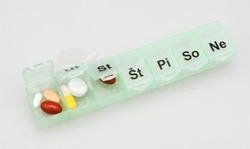 Týždenný dávkovač liekov, typ 07 (zelený)