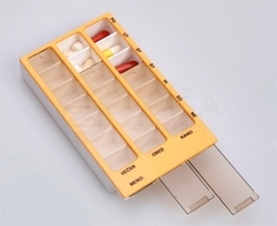 Týždenný dávkovač liekov, typ 02 (broskyňový)